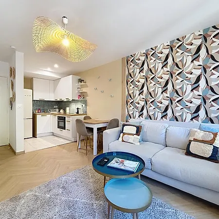 Le Saint Just - Face A La Cathedrale * Narbonne