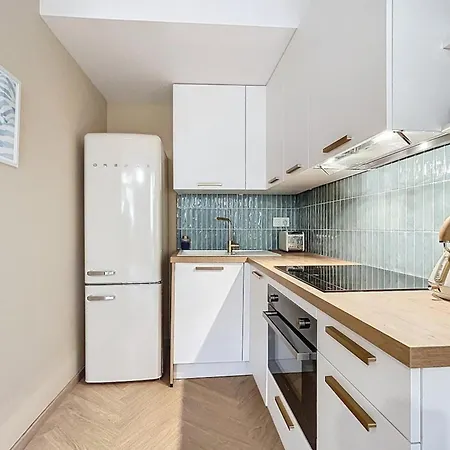 Le Saint Just - Face à La Cathédrale *